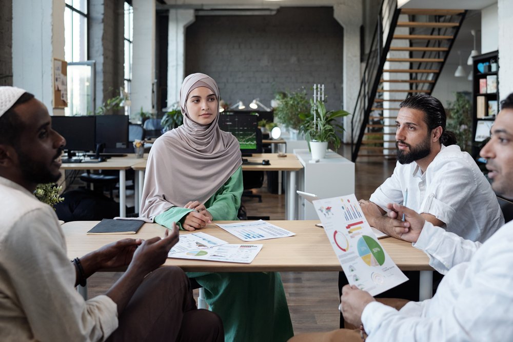 How Branding Agencies Help Businesses Stand Out in a Competitive Market